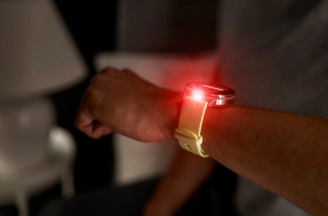 چراغ قوه ساعت گارمین ونو 4